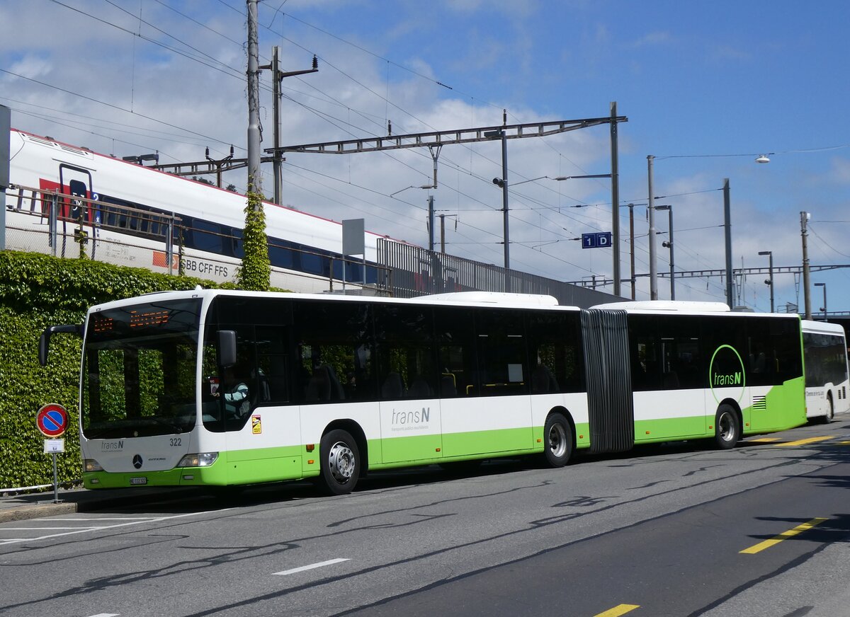 (274'276) - transN, La Chaux-de-Fonds - Nr. 322/NE 112'322 - Mercedes am 26. April 2025 beim Bahnhof Neuch�tel 