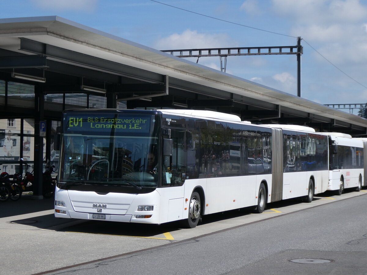 (274'335) - H�fliger, Sursee - Nr. 7/LU 188'981 - MAN (ex St. Gallerbus, St. Gallen Nr. 298) am 28. April 2025 beim Bahnhof Sch�pfheim