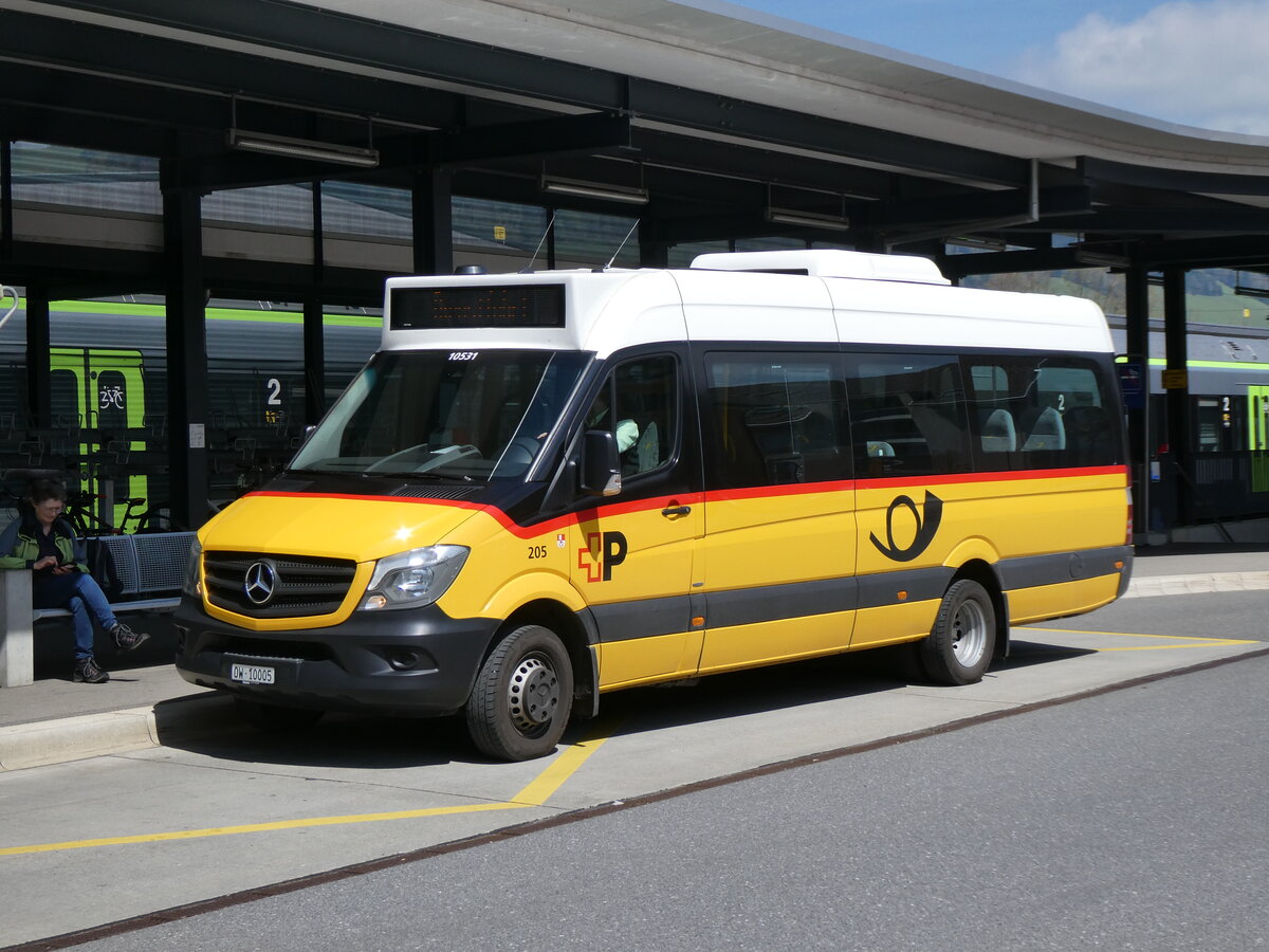 (274'339) - PostAuto Zentralschweiz - Nr. 205/OW 10'005/PID 10'531 - Mercedes (ex Nr. 15; ex Dillier, Sarnen Nr. 15) am 28. April 2025 beim Bahnhof Sch�pfheim