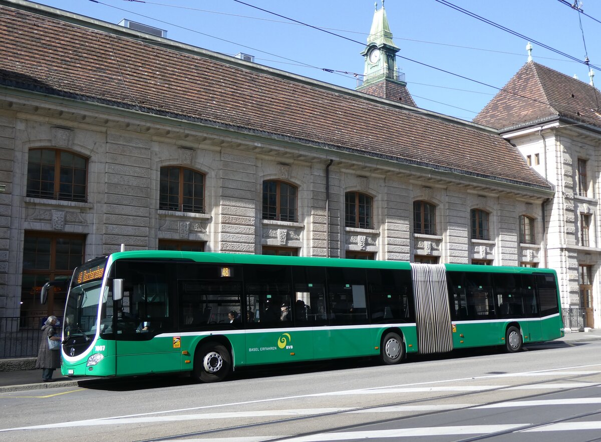(274'399) - BVB Basel - Nr. 7007/BS 99'307 - Mercedes am 2. Mai 2025 beim Bahnhof Basel