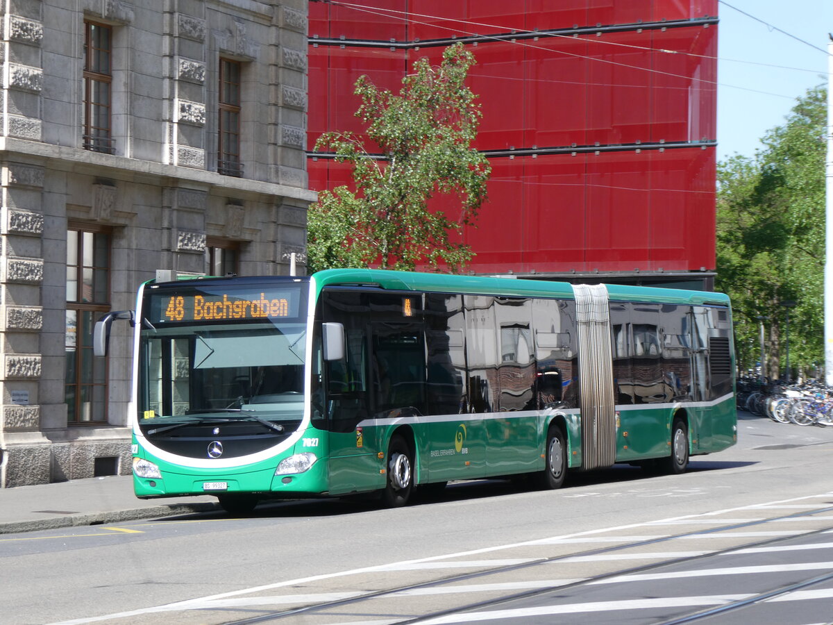 (274'410) - BVB Basel - Nr. 7027/BS 99'327 - Mercedes am 2. Mai 2025 beim Bahnhof Basel