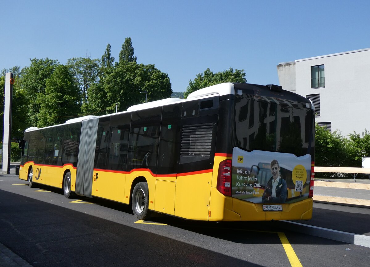 (274'422) - PostAuto Nordschweiz - BL 128'484/PID 11'496 - Mercedes am 2. Mai 2025 beim Bahnhof Aesch