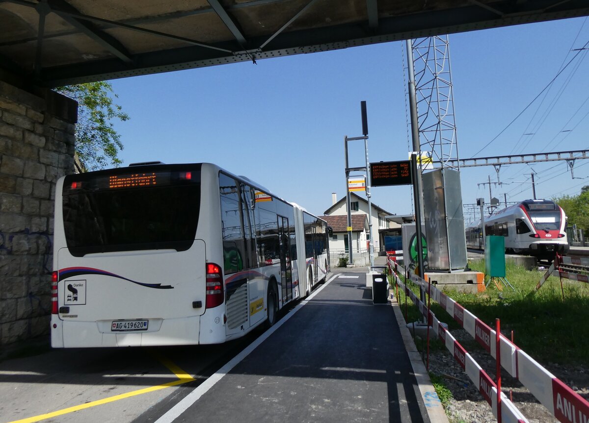 (274'426) - PostAuto Nordschweiz - Nr. 23/AG 419'620/PID 5541 - Mercedes (ex Inderm�hle, Rekingen Nr. 151; ex Twerenbold, Baden Nr. 23) am 2. Mai 2025 beim Bahnhof Aesch