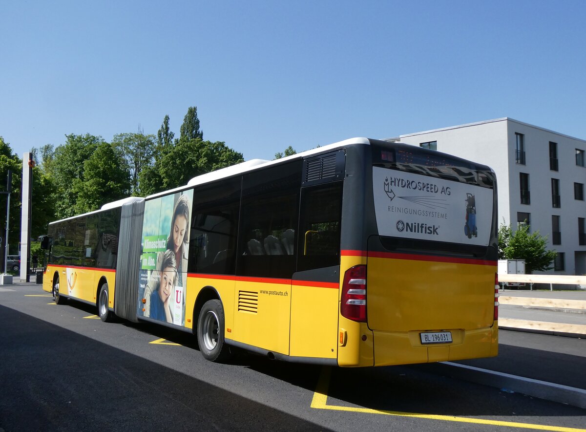 (274'428) - PostAuto Nordschweiz - BL 196'031/PID 5345 - Mercedes am 2. Mai 2025 beim Bahnhof Aesch