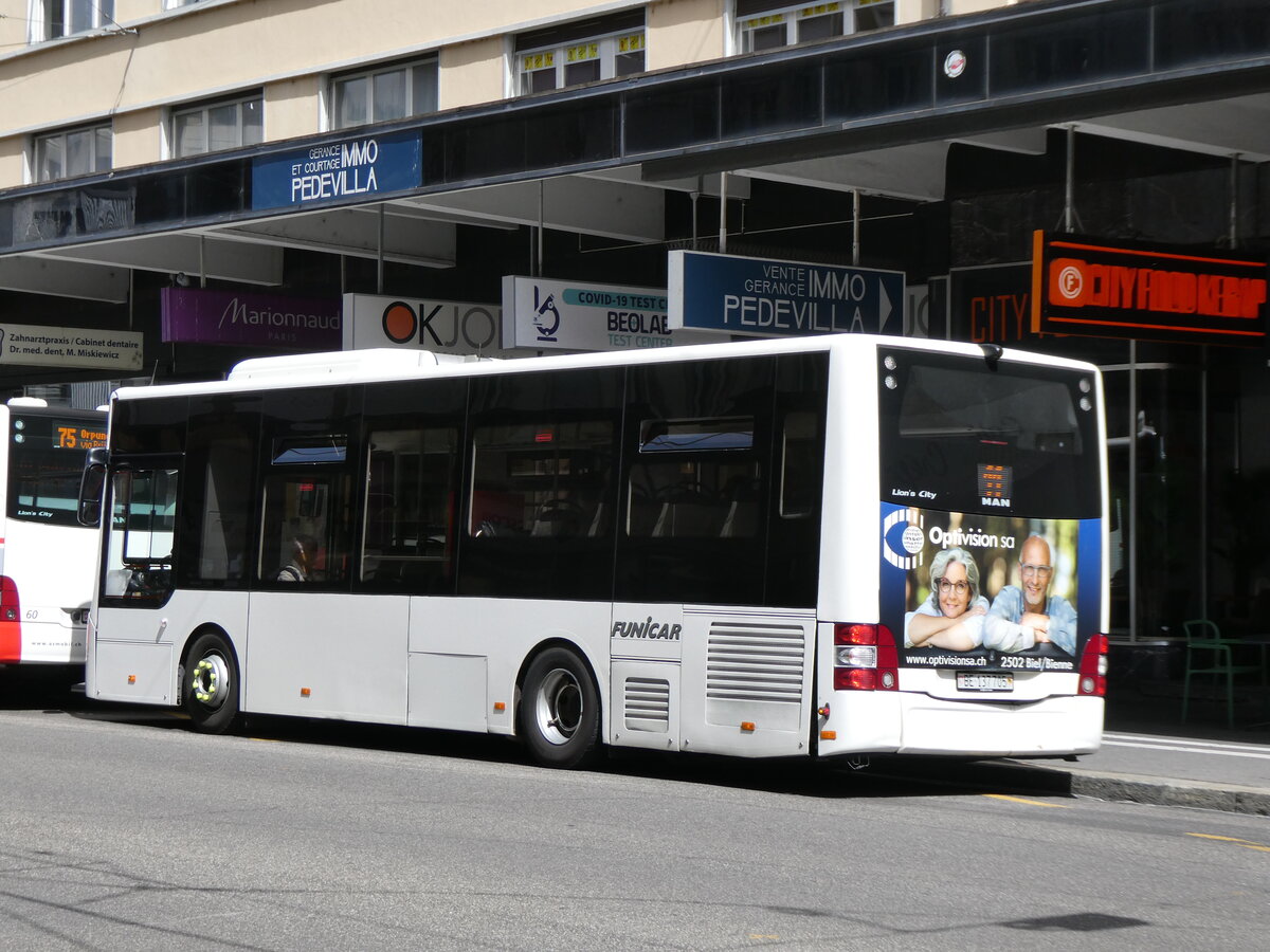 (274'475) - Funi-Car, Biel - Nr. 5/BE 137'705 - MAN/Caetano am 2. Mai 2025 beim Bahnhof Biel