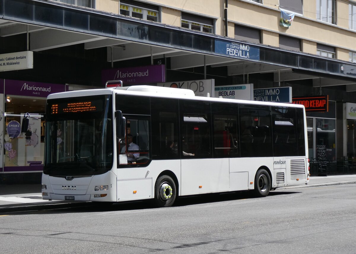 (274'480) - Funi-Car, Biel - Nr. 5/BE 137'705 - MAN/Caetano am 2. Mai 2025 beim Bahnhof Biel