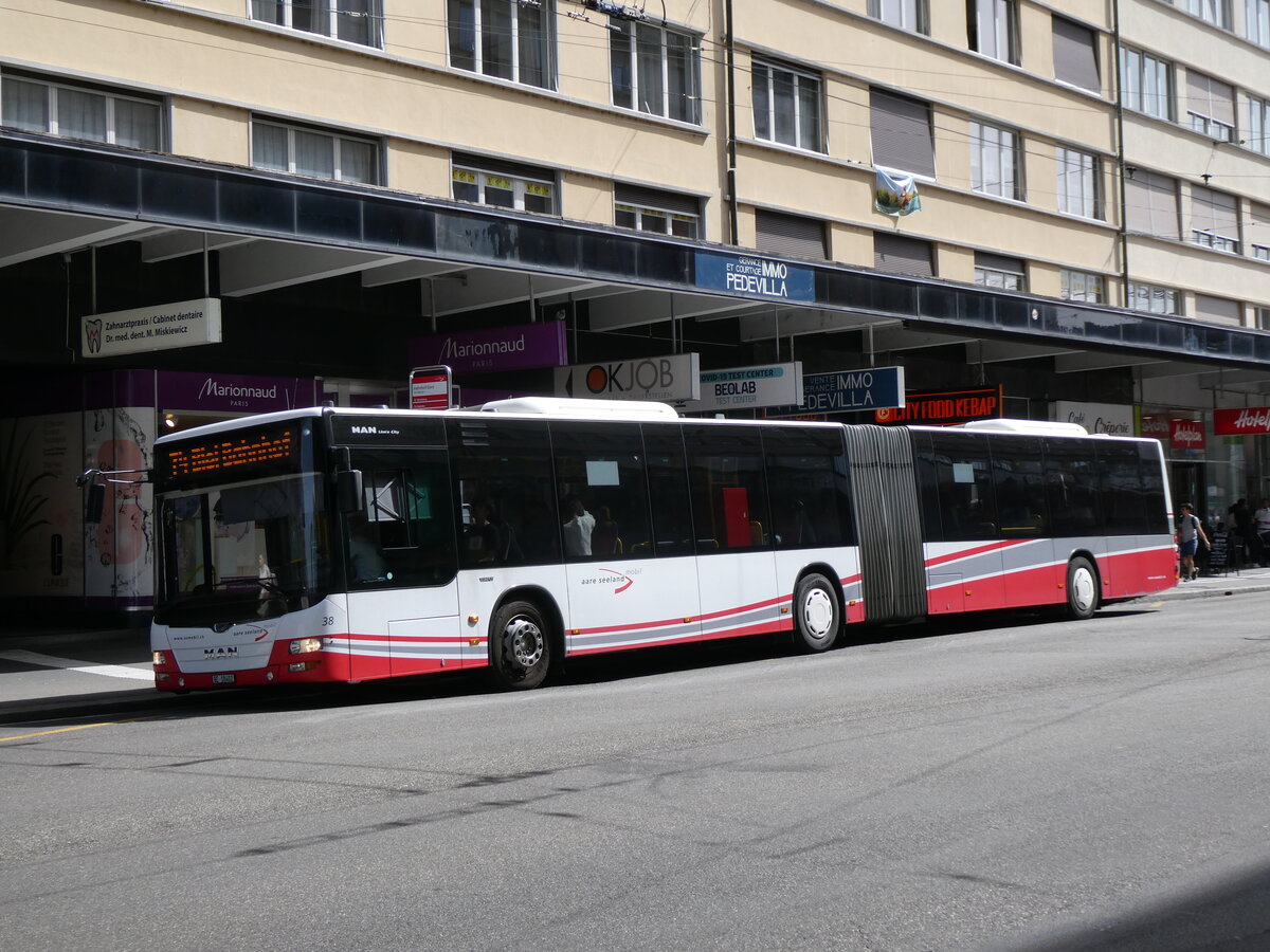 (274'489) - ASm Langenthal - Nr. 38/BE 18'402 - MAN (ex AVA Biel Nr. 7/PID 10'539) am 2. Mai 2025 beim Bahnhof Biel