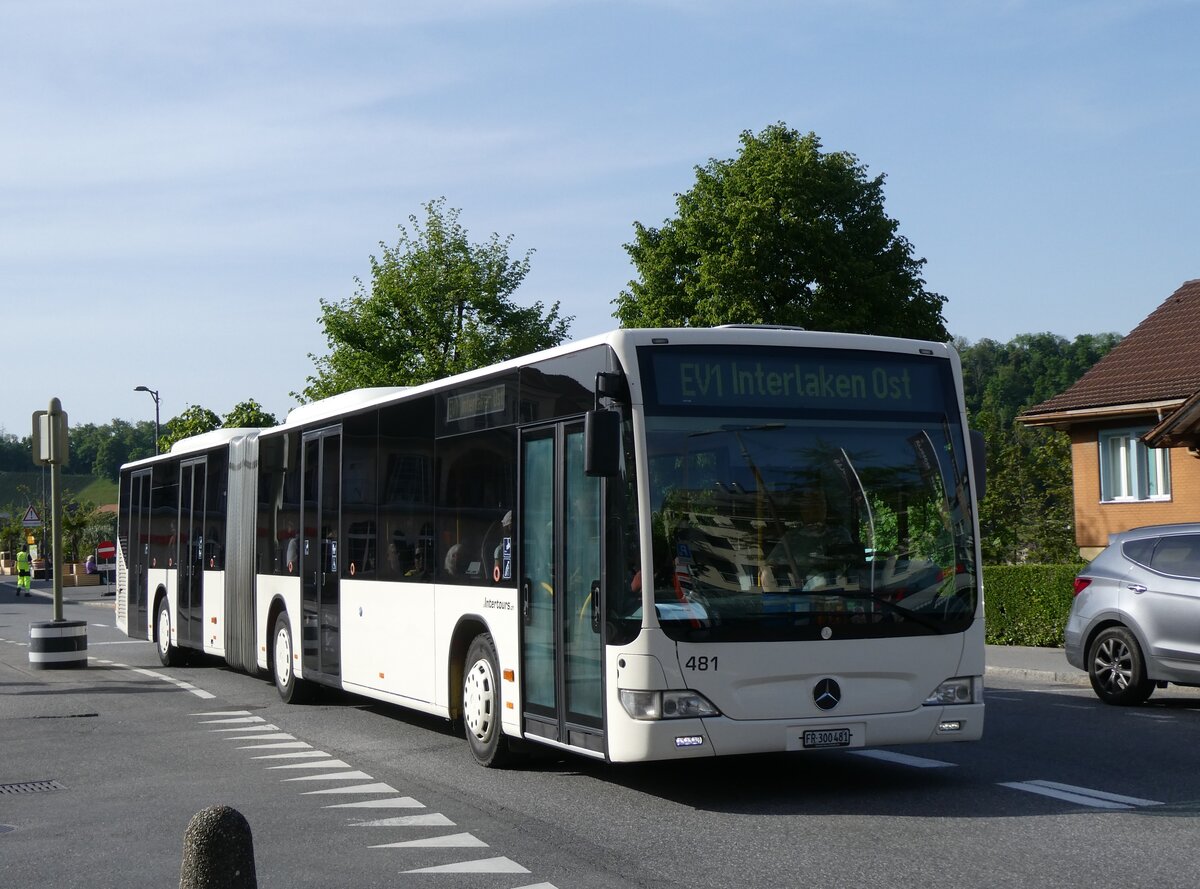 (274'513) - Intertours, Domdidier - Nr. 481/FR 300'481 - Mercedes (ex Nr. 211; ex STI Thun Nr. 135) am 2. Mai 2025 beim Bahnhof Spiez