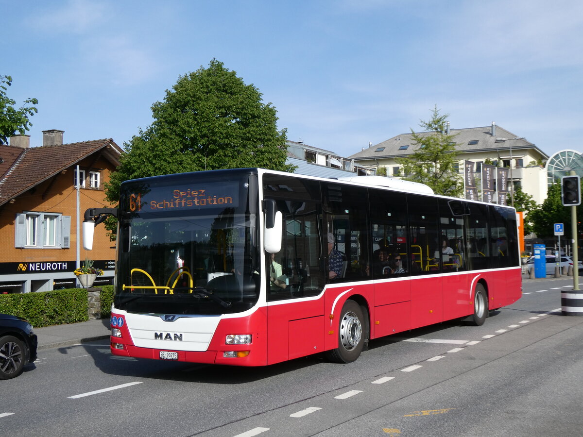 (274'514) - PostAuto Bern - BE 90'275/PID 12'337 - MAN (ex Dr. Richard, A-Wien Nr. 1413) am 2. Mai 2025 beim Bahnhof Spiez
