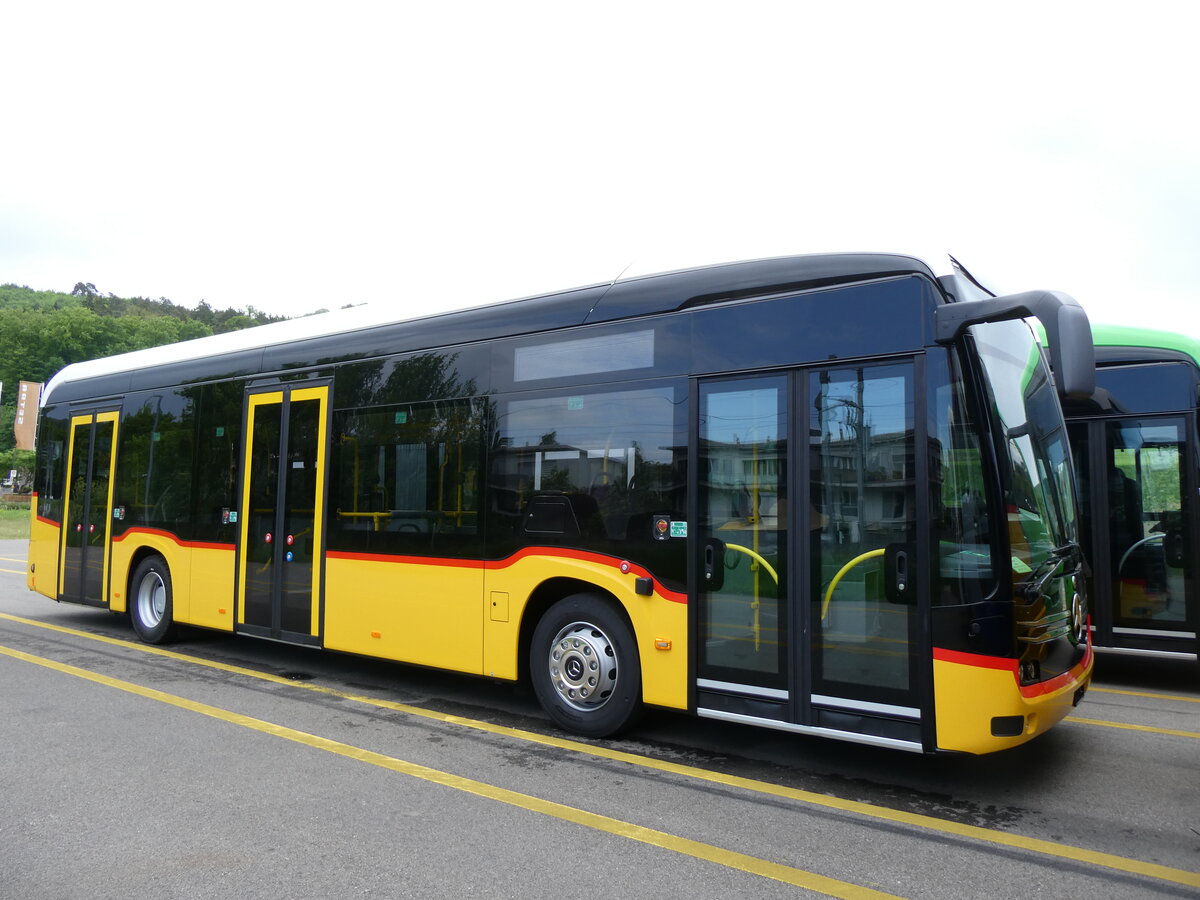 (274'619) - PostAuto Graub�nden - (145'735) - eMercedes am 3. Mai 2025 in Winterthur, Daimler Buses