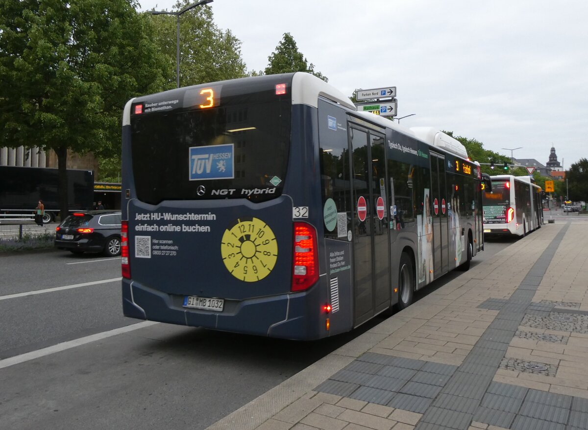 (274'848) - SWG Giessen - Nr. 32/GI-MB 1032 - Mercedes am 7. Mai 2025 in Giessen, Berliner Platz