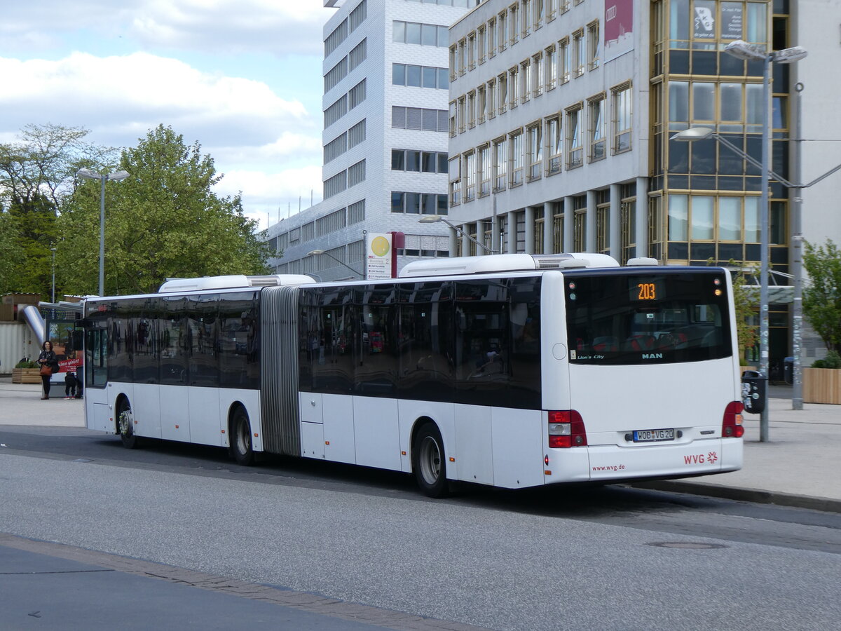 (274'989) - WVG Wolfsburg - Nr. 720/WOB-VG 20 - MAN am 7. Mai 2025 beim Hauptbahnhof Wolfsburg