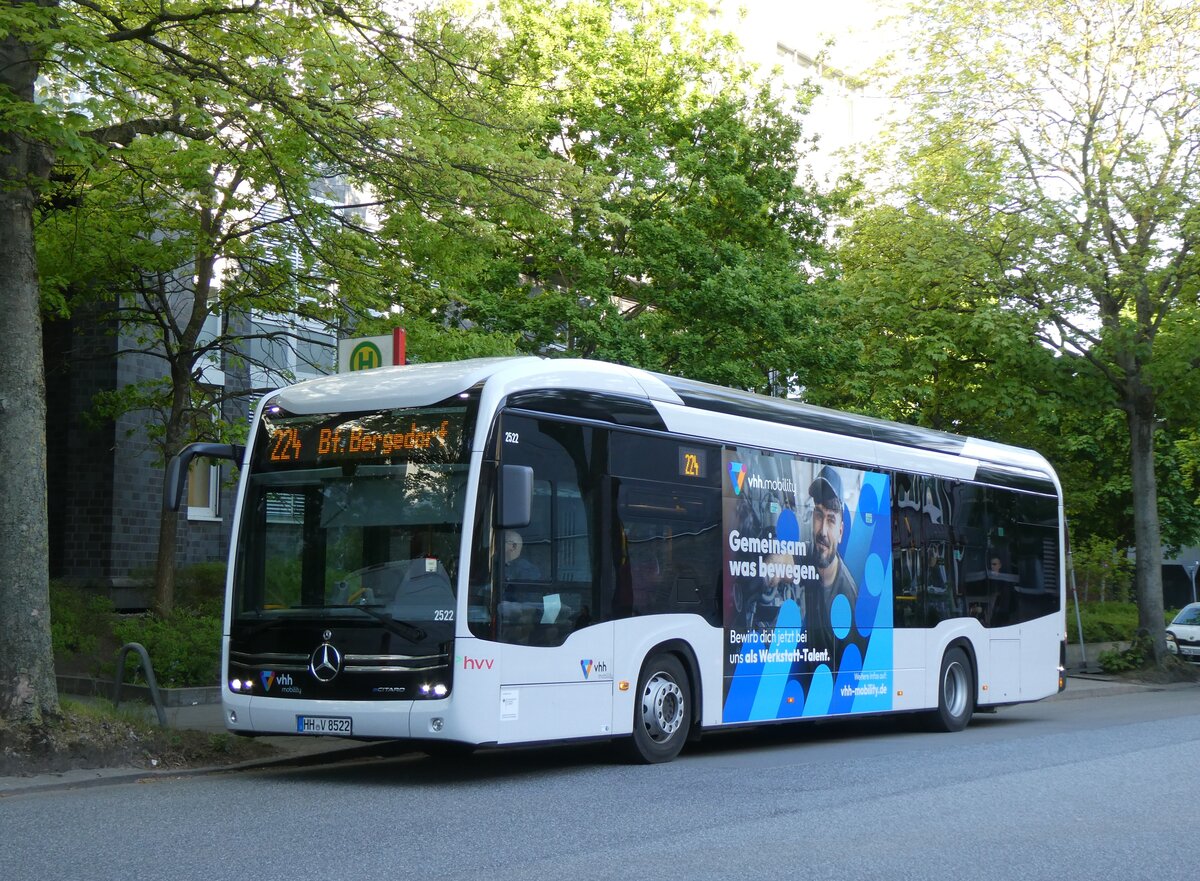 (275'031) - VHH Hamburg - Nr. 2522/HH-V 8522 - eMercedes am 8. Mai 2025 in Hamburg, Normannenweg
