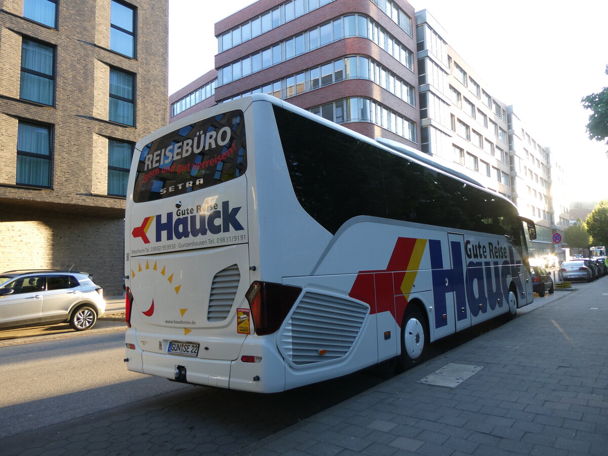 (275'250) - Hauck, Westheim - GUN-SE 22 - Setra am 9. Mai 2025 in Hamburg, Hotel Holiday Inn
