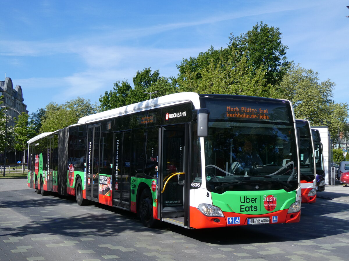 (275'273) - HHA Hamburg - Nr. 4806/HH-YB 4806 - Mercedes am 9. Mai 2025 beim Hauptbahnhof Hamburg