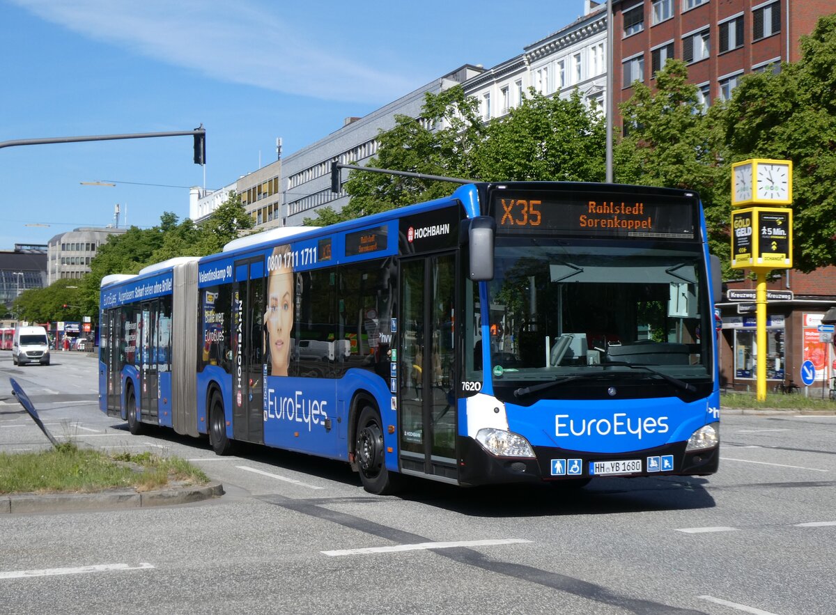(275'288) - HHA Hamburg - Nr. 7620/HH-YB 1680 - Mercedes am 9. Mai 2025 beim Hauptbahnhof Hamburg