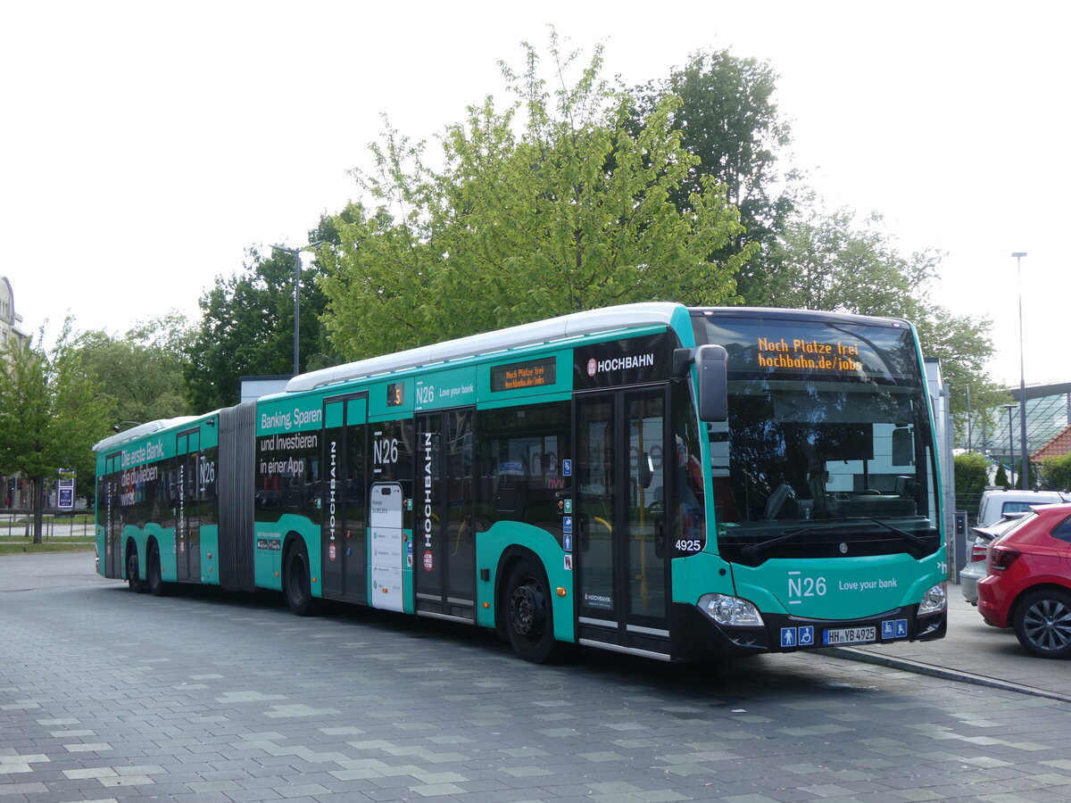 (275'387) - HHA Hamburg - Nr. 4925/HH-YB 4925 - Mercedes am 10. Mai 2025 beim Hauptbahnhof Hamburg
