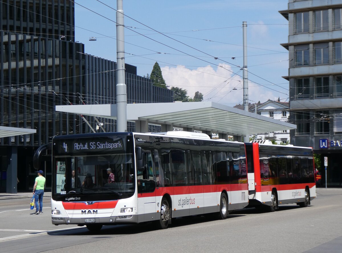 (275'573) - St. Gallerbus, St. Gallen - Nr. 218/SG 198'218 - MAN am 15. Mai 2025 beim Bahnhof St. Gallen