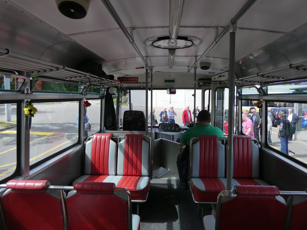 (275'638) - Borer, Neuhausen - SH 19'684 - Saurer/T�scher (ex Sch�ttler, D-K�ln; ex Braun, D-M�nster; ex Schmid, Hemishofen; ex Br�tsch, B�ttenhard; ASS Schleitheim Nr. 8) am 17. Mai 2025 in Schaffhausen, Busdepot VBSH (Innenaufnahme)