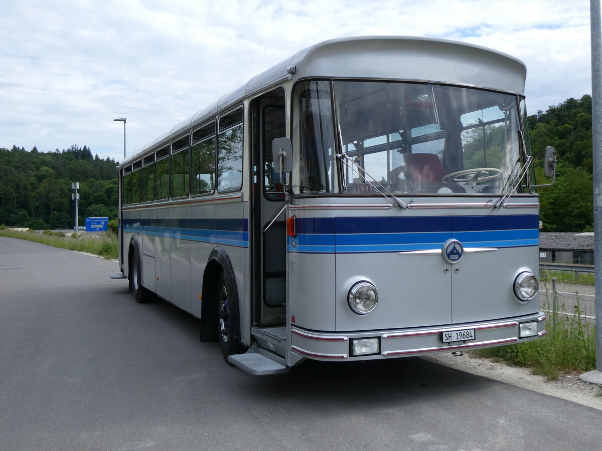 (275'679) - Borer, Neuhausen - SH 19'684 - Saurer/T�scher (ex Sch�ttler, D-K�ln; ex Braun, D-M�nster; ex Schmid, Hemishofen; ex Br�tsch, B�ttenhard; ex ASS Schleitheim Nr. 8) am 17. Mai 2025 in Schaffhausen, Gasthof Ziegelh�tte