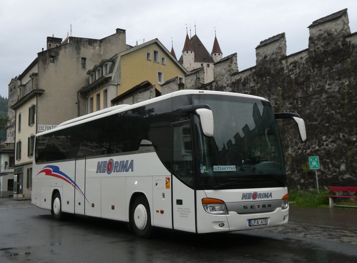 (275'717) - Aus Litauen: Neorima, MazeiKiai - LFA 415 - Setra am 20. Mai 2025 in Thun, Berntorplatz
