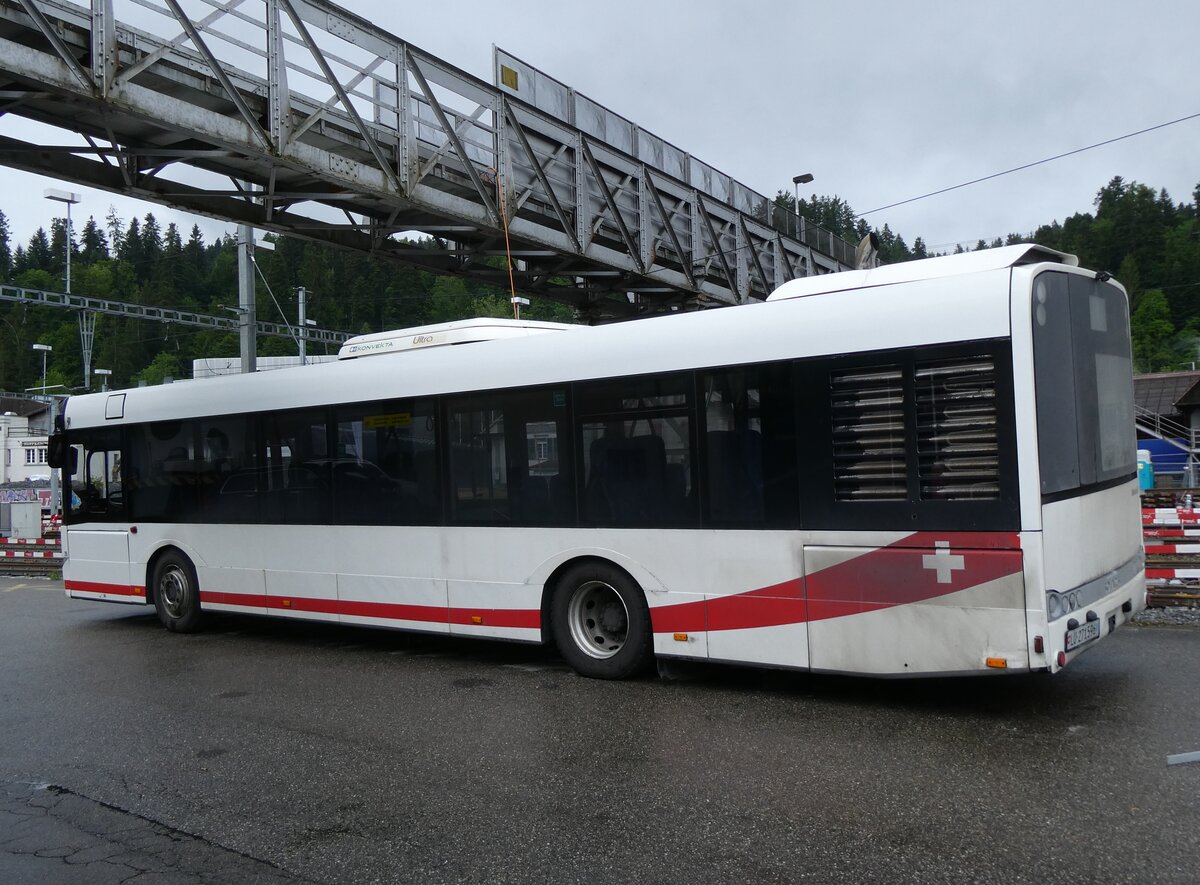 (275'832) - H�fliger, Sursee - Nr. 29/LU 271'596 - Solaris (ex ARAG Ruswil Nr. 29) am 26. Mai 2025 beim Bahnhof Langnau