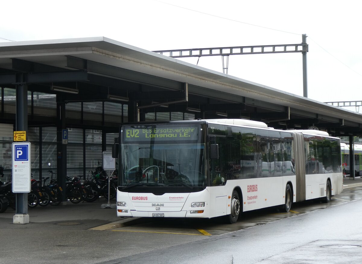 (275'841) - H�fliger, Sursee - Nr. 8/LU 267'507 - MAN (ex St. Gallerbus, St. Gallen Nr. 276) am 26. Mai 2025 beim Bahnhof Sch�pfheim