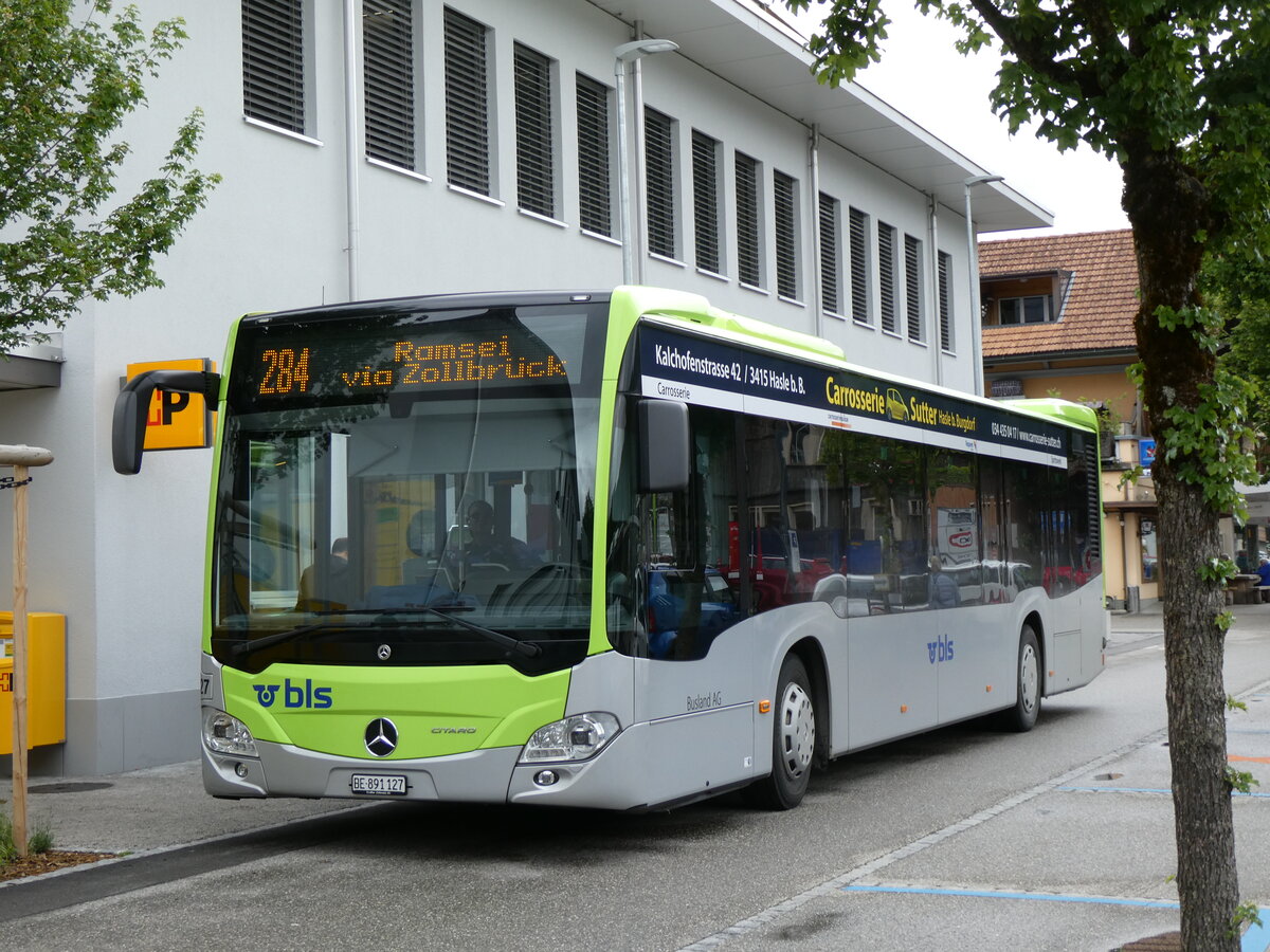 (275'858) - Busland, Burgdorf - Nr. 127/BE 891'127 - Mercedes am 26. Mai 2025 beim Bahnhof Langnau