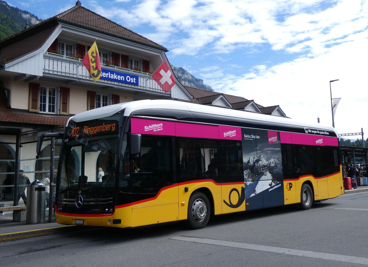 (275'914) - PostAuto Bern - BE 610'536/PID 12'125 - eMercedes am 29. Mai 2025 beim Bahnhof Interlaken Ost