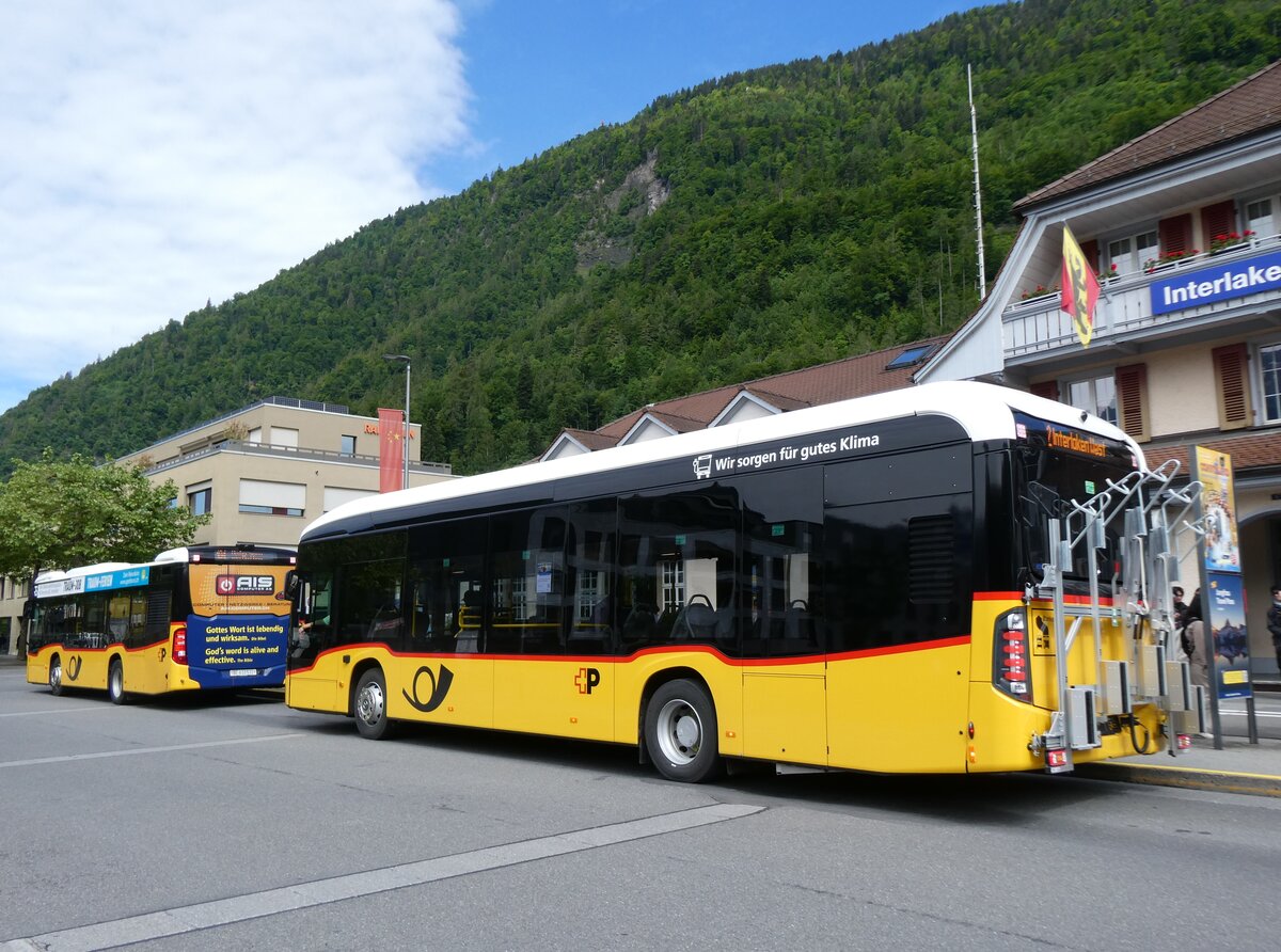 (275'919) - PostAuto Bern - BE 610'539/PID 12'128 - eMercedes am 29. Mai 2025 beim Bahnhof Interlaken Ost 
