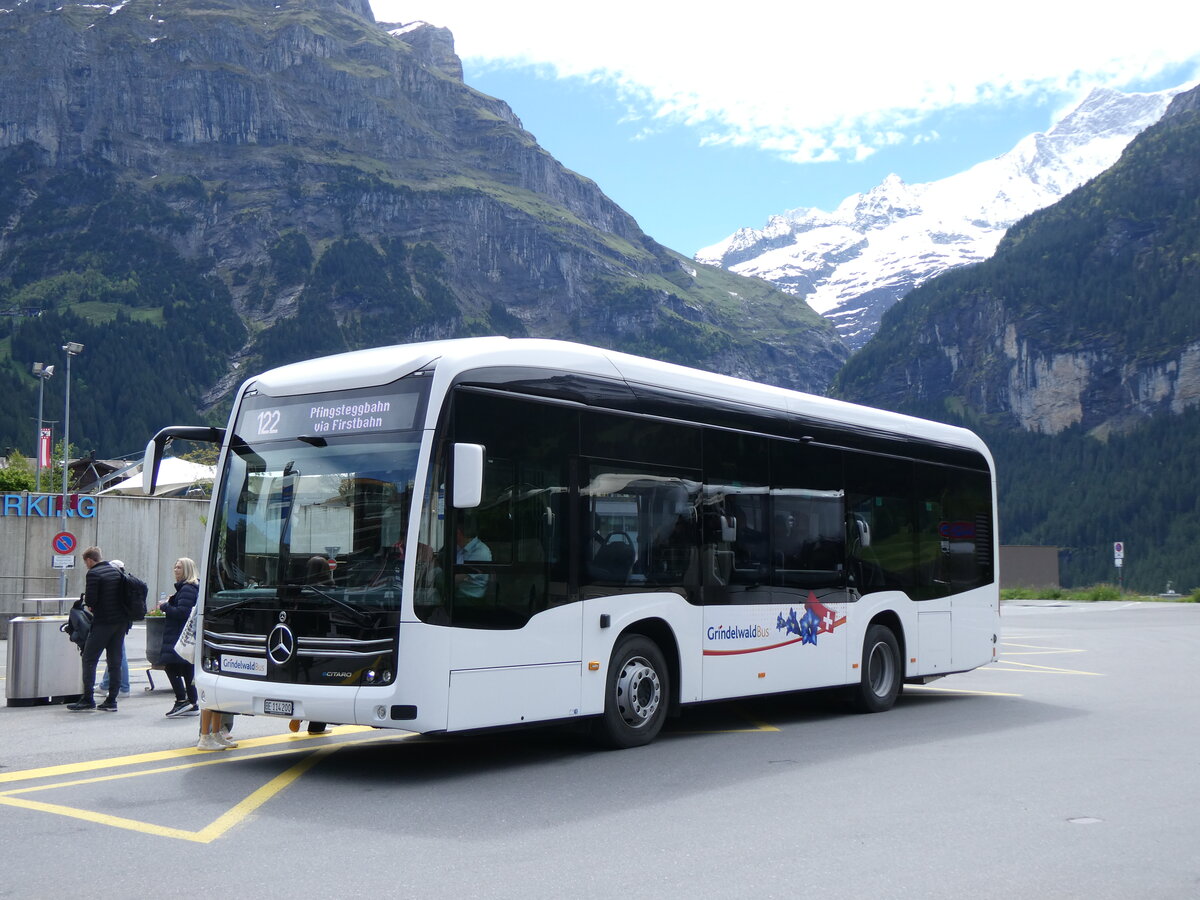 (275'928) - GrindelwaldBus, Grindelwald - Nr. 200/BE 114'200 - eMercedes am 29. Mai 2025 beim Bahnhof Grindelwald (Testbus Daimler Buses, Winterthur)