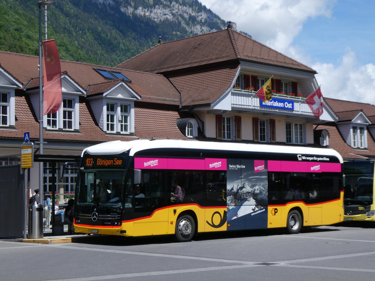 (275'955) - PostAuto Bern - BE 610'536/PID 12'125 - eMercedes am 29. Mai 2025 beim Bahnhof Interlaken Ost