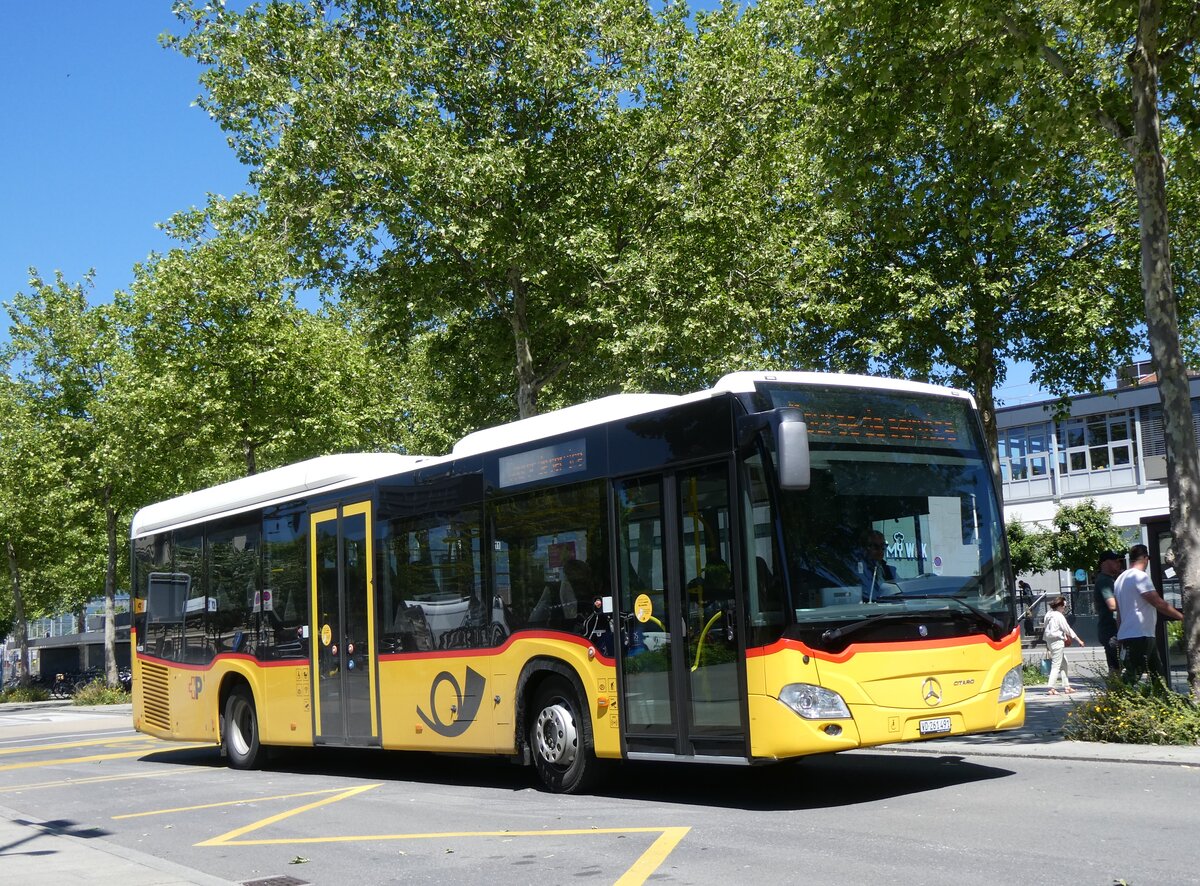 (276'032) - CarPostal Ouest - VD 261'491/PID 11'025 - Mercedes am 30. Mai 2025 beim Bahnhof Yverdon