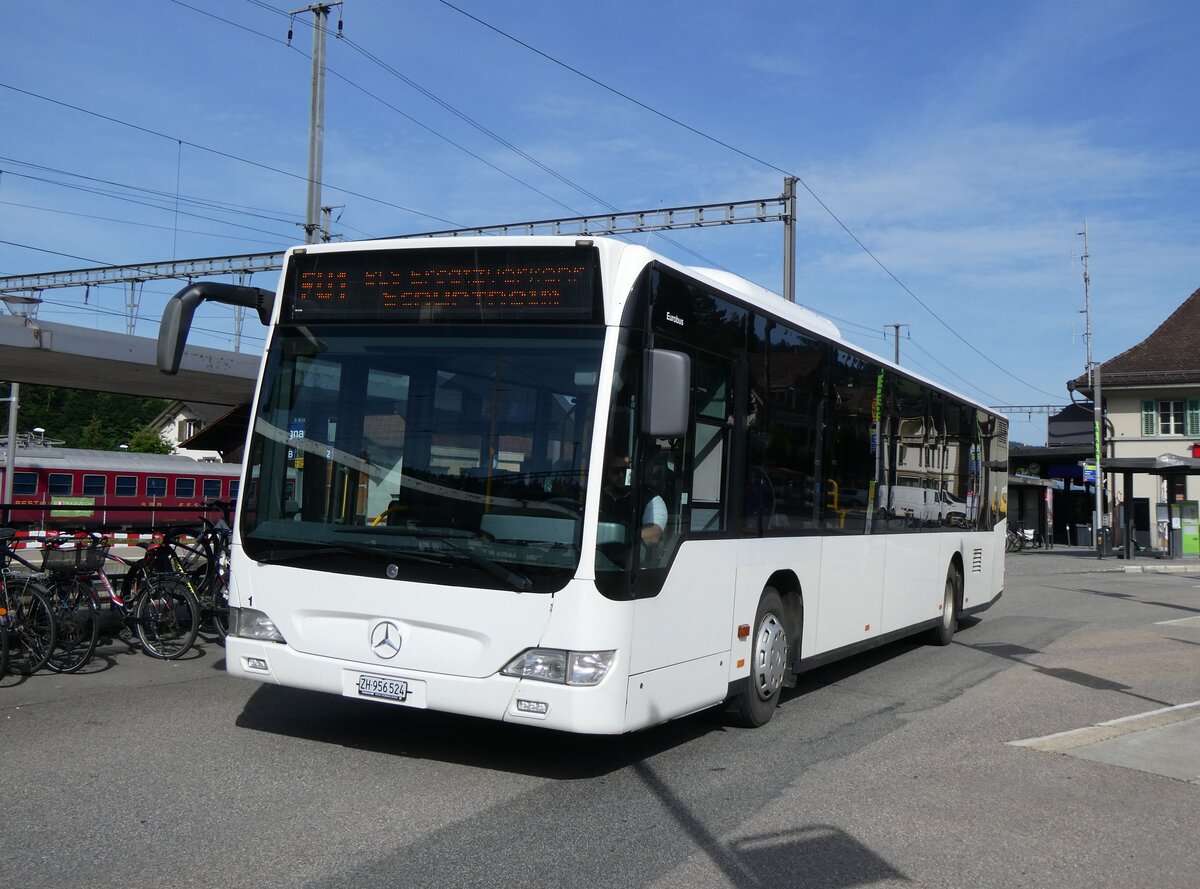 (276'158) - Welti-Furrer, Bassersdorf - Nr. 41/ZH 956'524 - Mercedes am 1. Juni 2025 beim Bahnhof Langnau