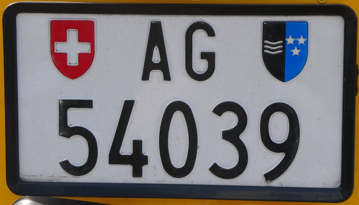 (276'170) - Nummernschild - AG 54'039 - am 1. Juni 2025 beim Bahnhof Langnau
