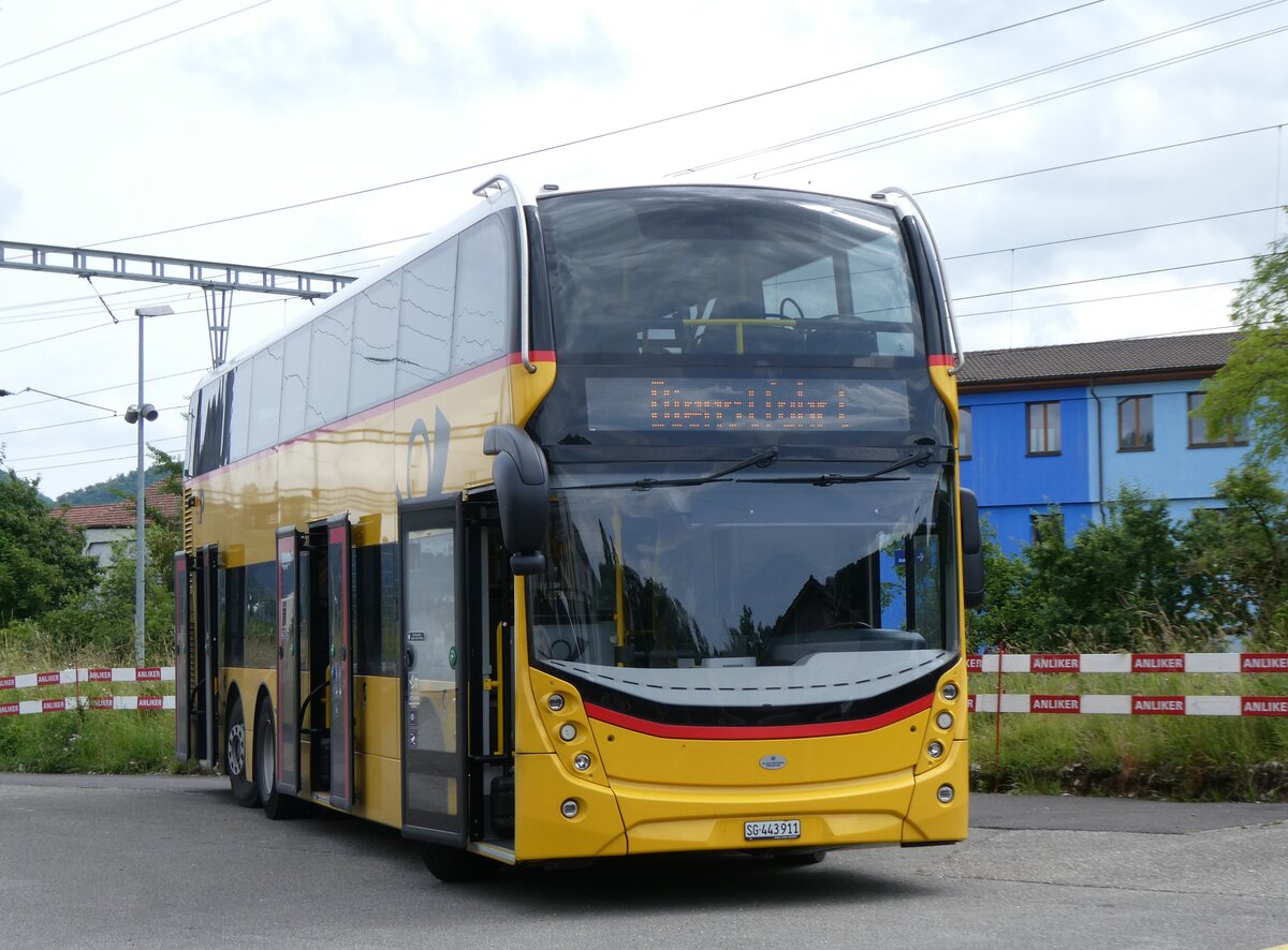 (276'224) - PostAuto Ostschweiz - SG 443'911/PID 11'038 - Alexander Dennis am 3. Juni 2025 beim Bahnhof Aesch