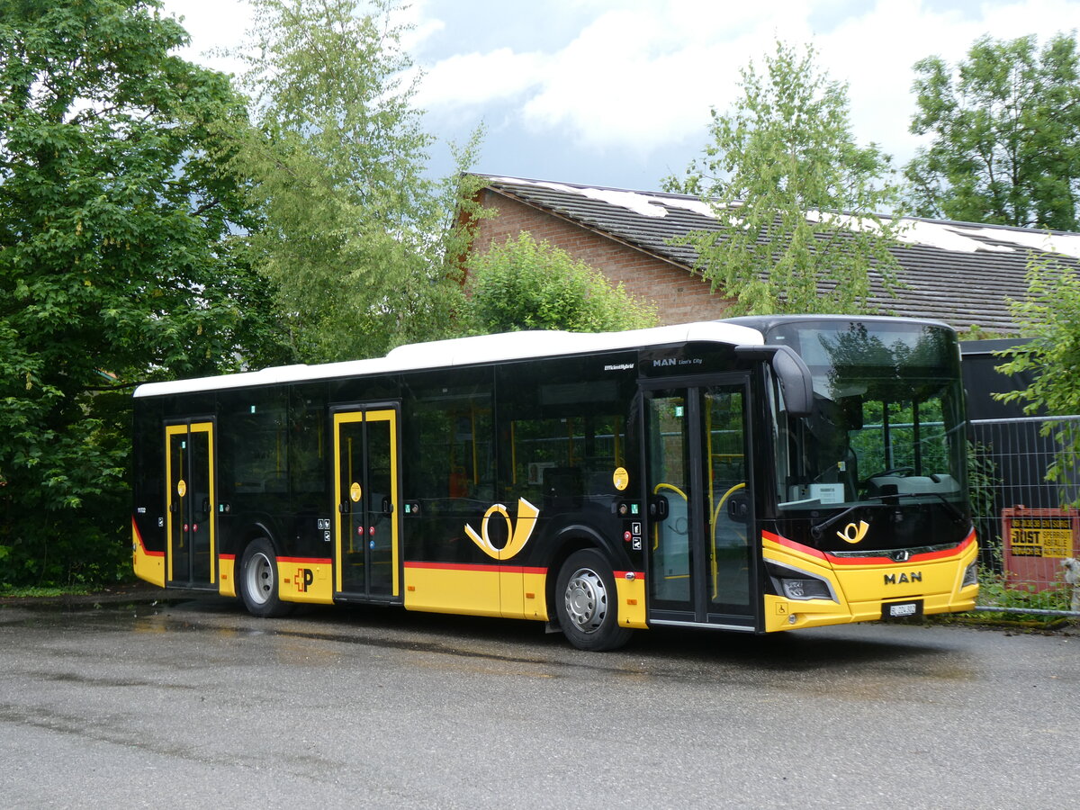 (276'243) - PostAuto Nordschweiz - BL 224'302/PID 11'722 - MAN am 3. Juni 2025 in Laufen, Garage