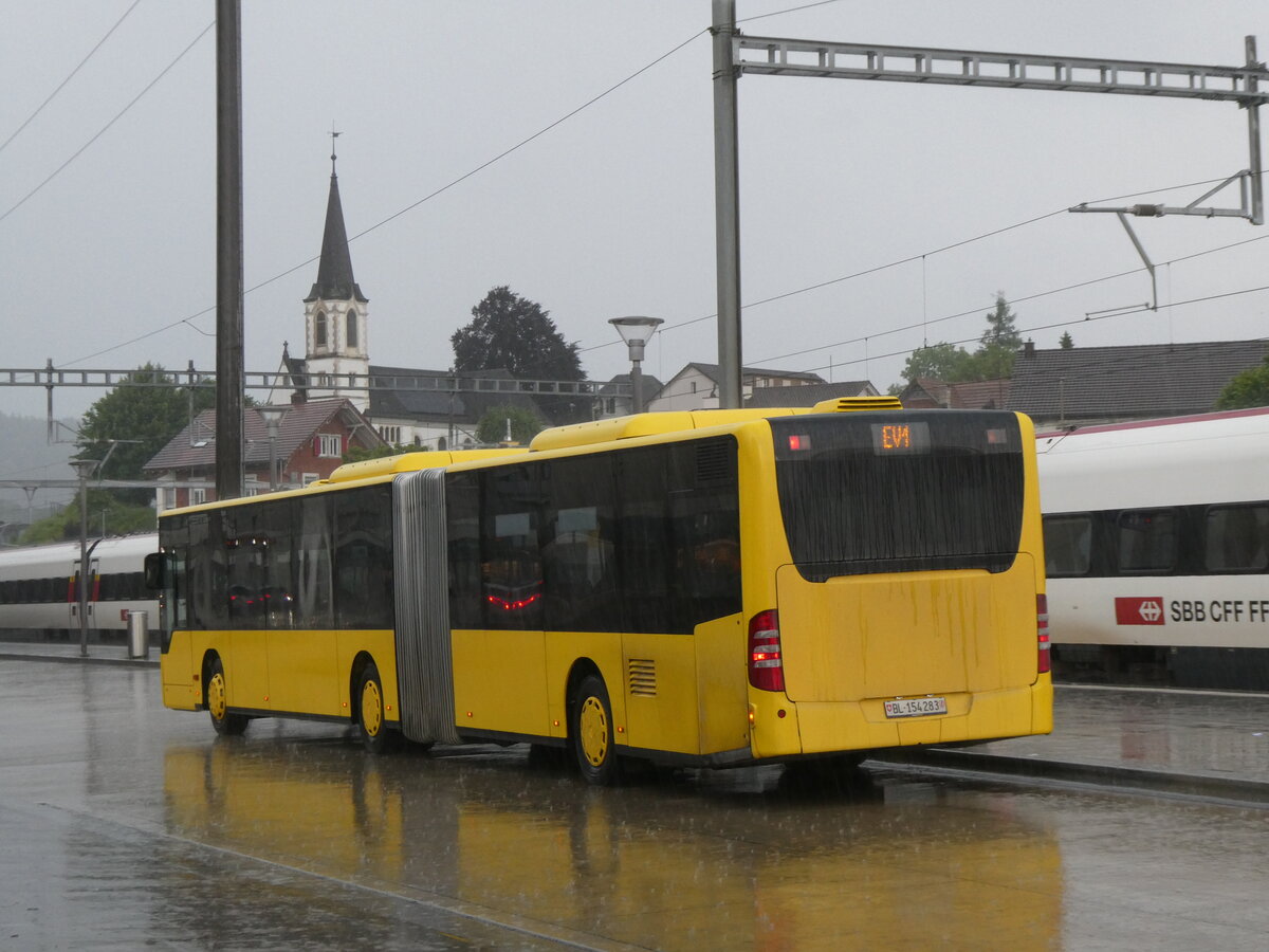 (276'254) - PostAuto Nordschweiz - BL 154'283/PID 12'419 - Mercedes (ex AAGL Liestal Nr. 98) am 3. Juni 2025 beim Bahnhof Laufen