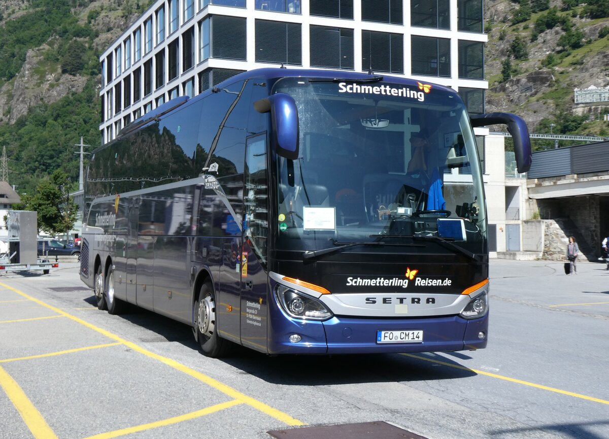 (276'294) - Aus Deutschland: Schmetterling, Obertrubach - FO-CM 14 - Setra am 6. Juni 2025 beim Bahnhof Brig 