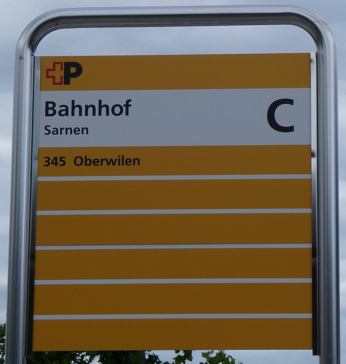(276'444) - +P-Haltestellenschild - Sarnen, Bahnhof - am 7. Juni 2025