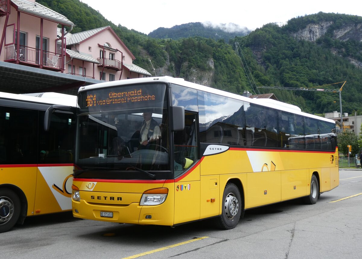 (276'468) - PostAuto Bern - Nr. 73/BE 171'453/PID 5624 - Setra (ex AVG Meiringen Nr. 73) am 7. Juni 2025 in Meiringen, Postautostation