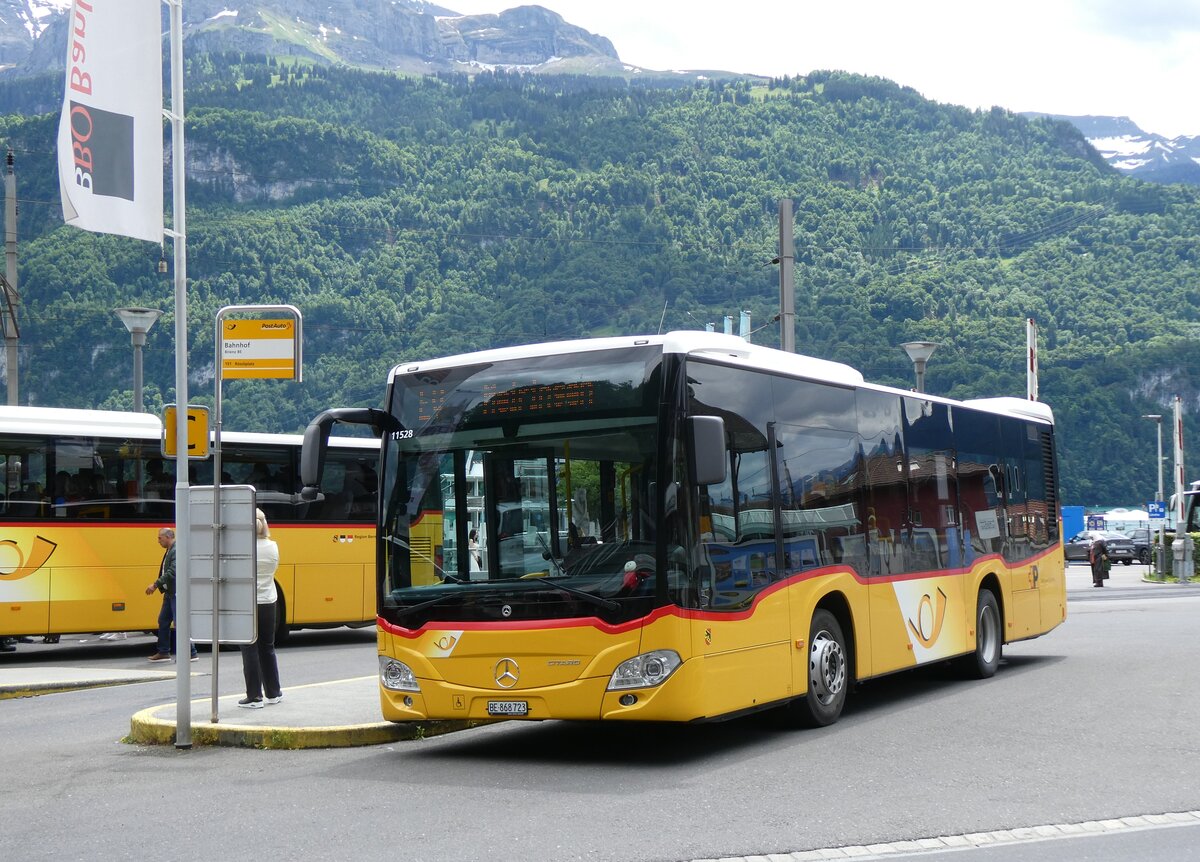 (276'474) - Fl�ck, Brienz - Nr. 23/BE 868'723/PID 11'528 - Mercedes am 7. Juni 2025 beim Bahnhof Brienz
