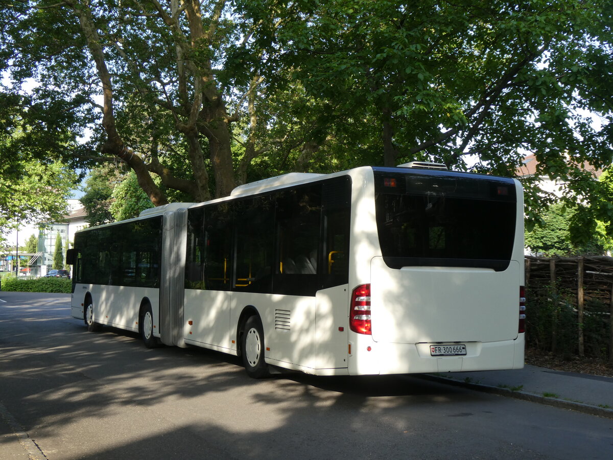 (276'557) - Intertours, Domdidier - Nr. 666/FR 300'666 - Mercedes (ex STI Thun Nr. 136) am 13. Juni 2025 beim Bahnhof Thun (Kante X)