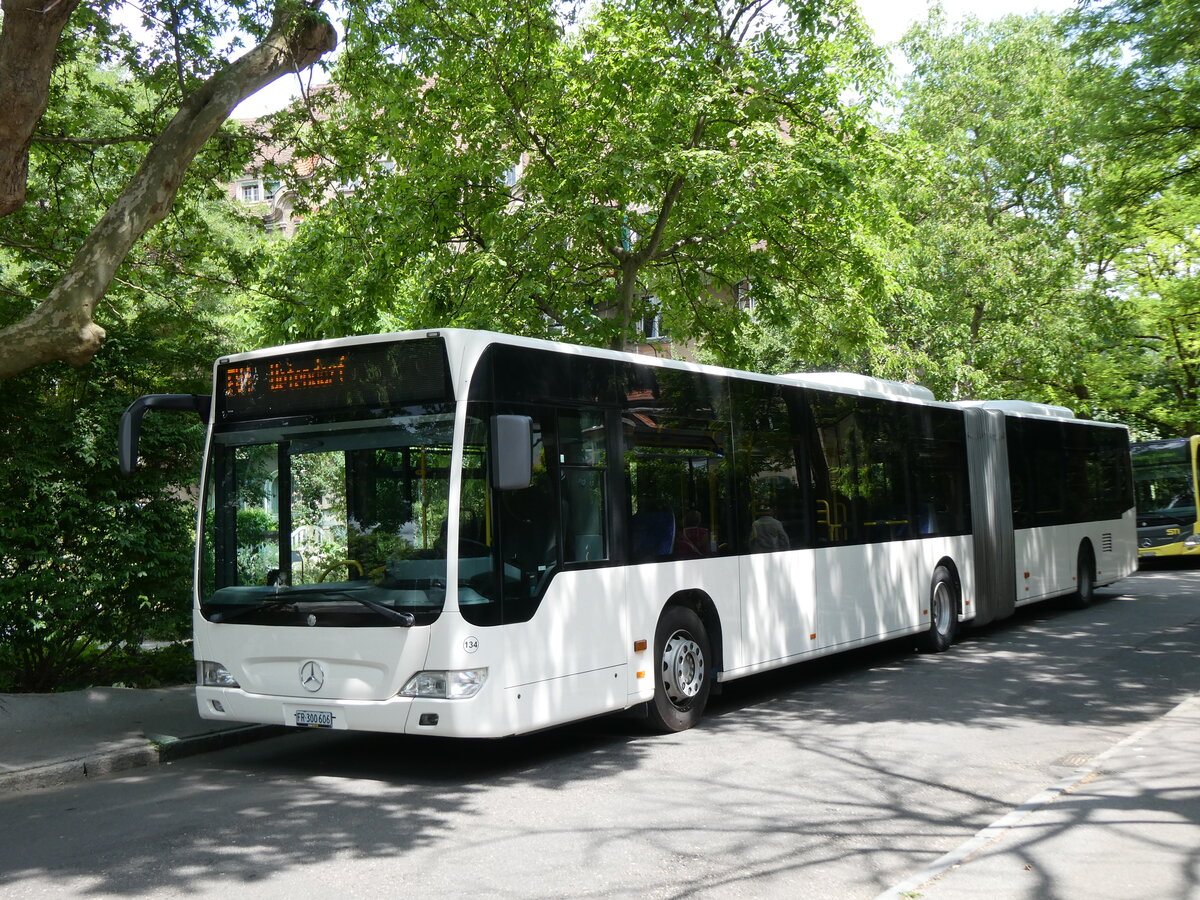 (276'784) - Wieland, Murten - Nr. 134/FR 300'606 - Mercedes (ex Interbus, Yverdon Nr. 222; ex VBL Luzern Nr. 161) am 16. Juni 2025 beim Bahnhof Thun (Kante X)