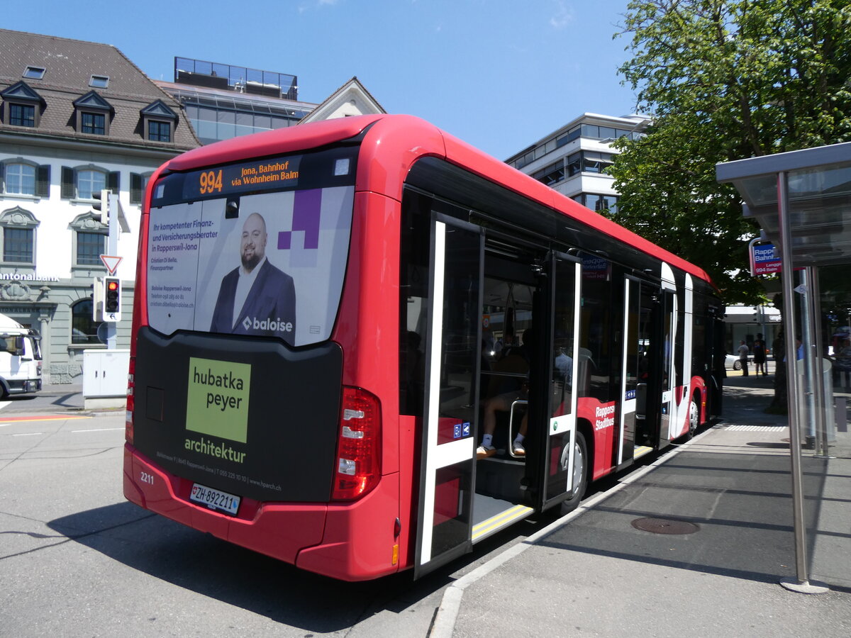 (276'806) - VZO Gr�ningen - Nr. 2211/ZH 892'211 - eMercedes am 17. Juni 2025 beim Bahnhof Rapperswil