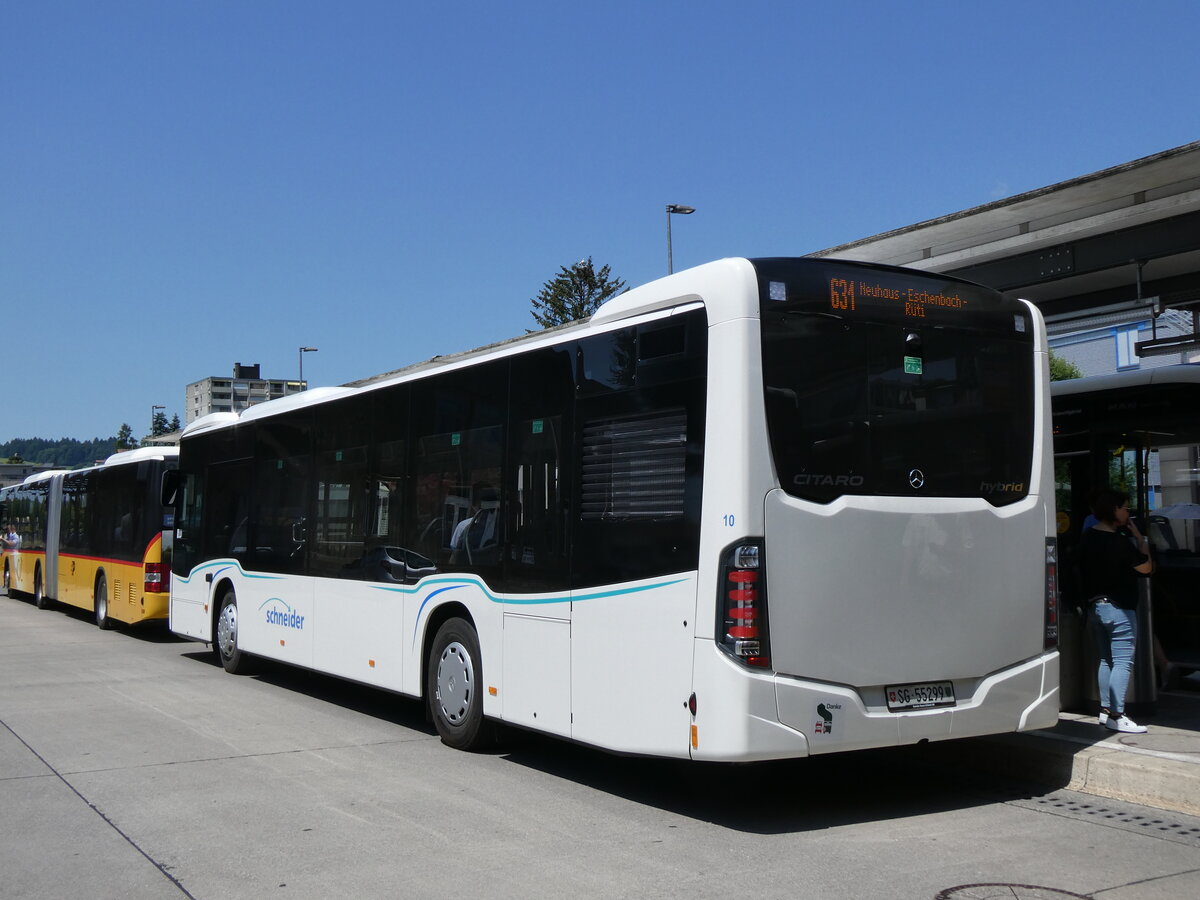 (276'826) - Schneider, Ermenswil - Nr. 10/SG 55'299 - Mercedes am 17. Juni 2025 beim Bahnhof Uznach