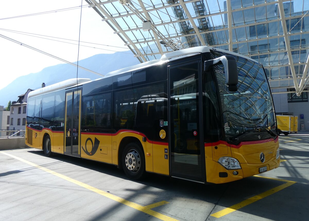 (276'952) - PostAuto Graub�nden - GR 86'325/PID 12'213 - Mercedes am 18. Juni 2025 in Chur, Postautostation