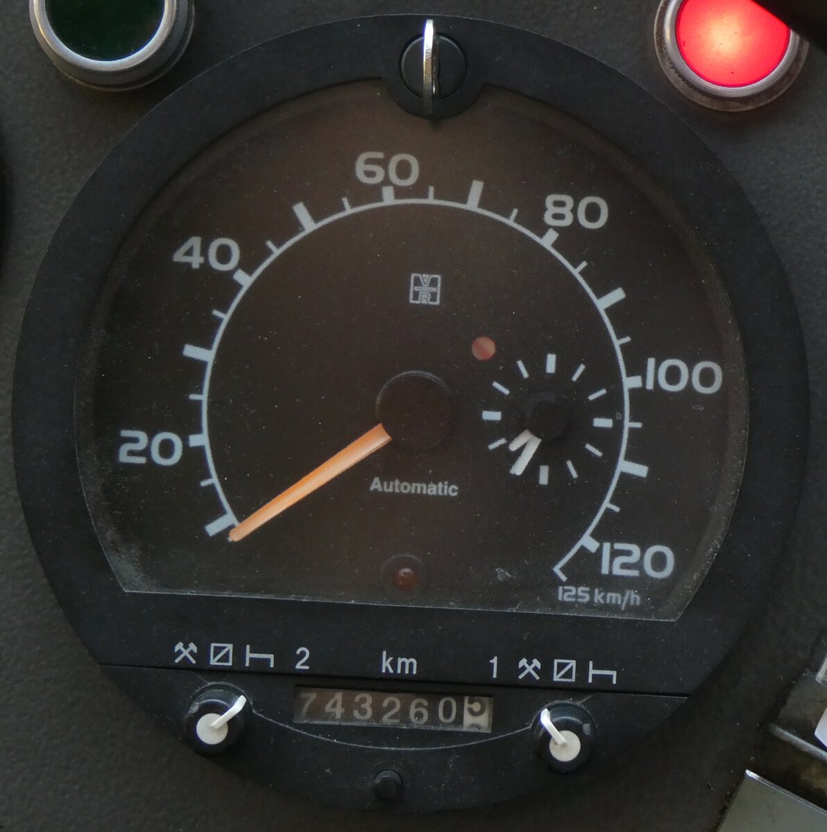 (276'988) - Gaudenz, Andeer - GR 1866 - Saurer/R&J (ex Mark, Andeer PID 2824; ex PostAuto Graub�nden; ex P 24'350) am 19. Juni 2025 in Thusis, Postautostation (Detailaufnahme - 743'260, 5 Kilometer)