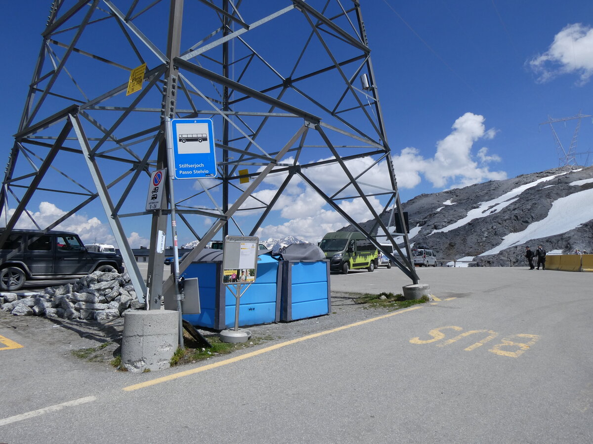(277'046) - S�dtirolmobil/PostAuto-Haltestelle am 19. Juni 2025 auf dem Stilfserjoch