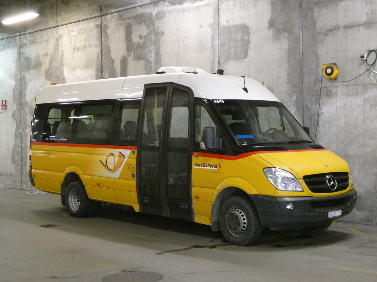 (277'078) - PostAuto Graub�nden - GR 51'479/PID 5696 - Mercedes am 19. Juni 2025 in Thusis, Postautostation